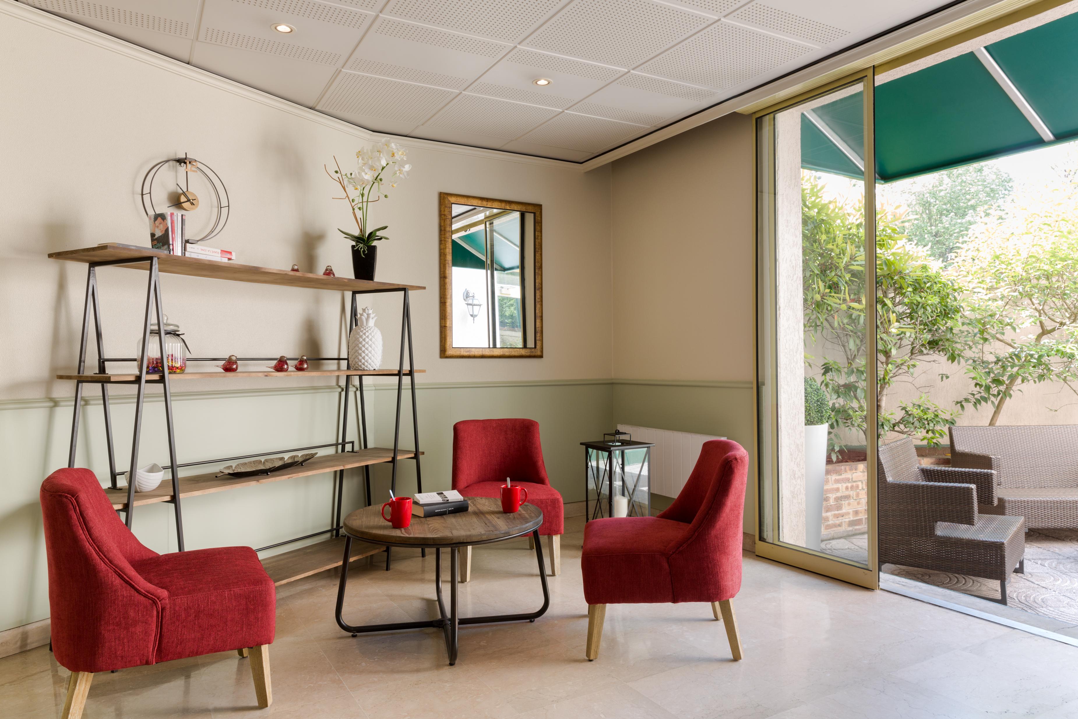 Hotel Le Cardinal Rueil Centre Экстерьер фото