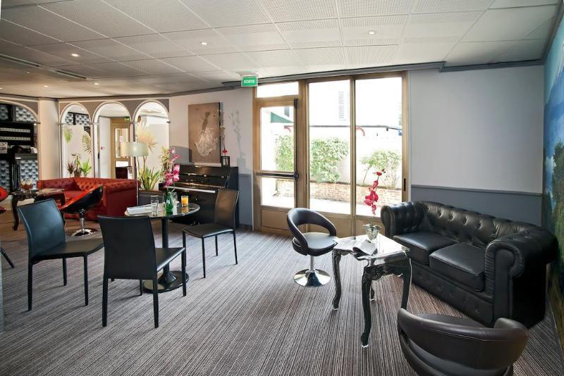 Hotel Le Cardinal Rueil Centre Экстерьер фото