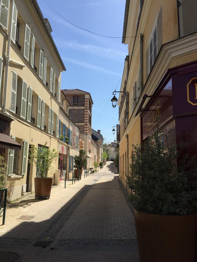 Hotel Le Cardinal Rueil Centre Экстерьер фото