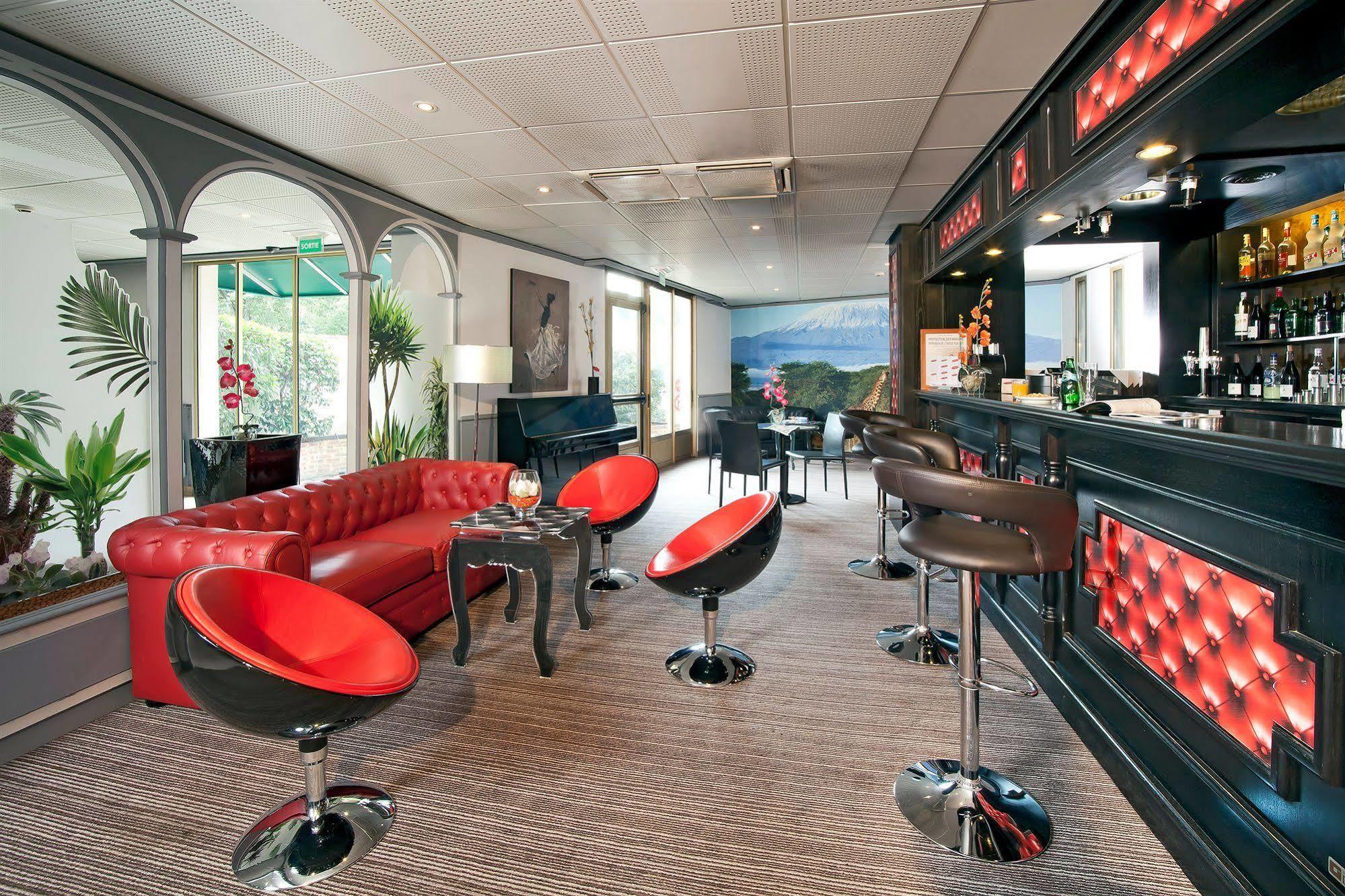 Hotel Le Cardinal Rueil Centre Экстерьер фото